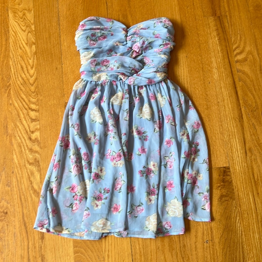 Strapless flowered dress
